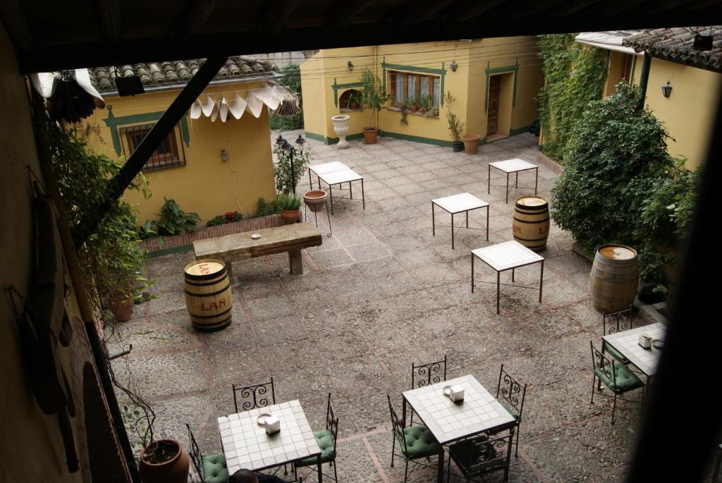 La Hosteria De Оропеса Экстерьер фото