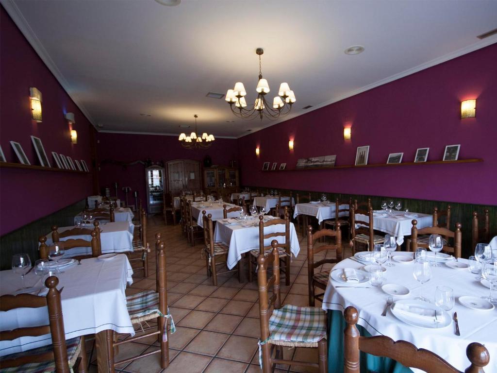 La Hosteria De Оропеса Экстерьер фото